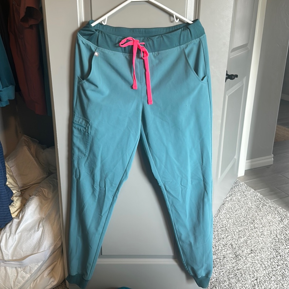 Highly sought after figs sea foam jogger pants!!